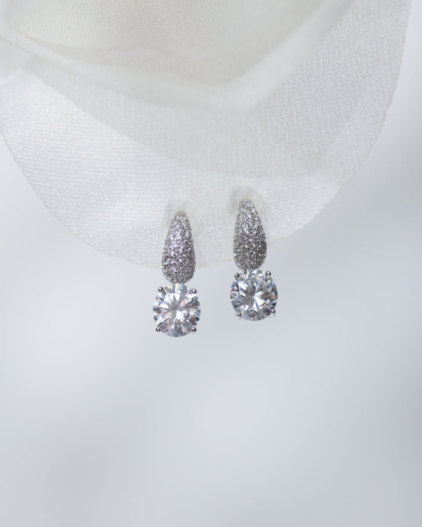 Cercei din argint rodiat si moissanit Celest Drop