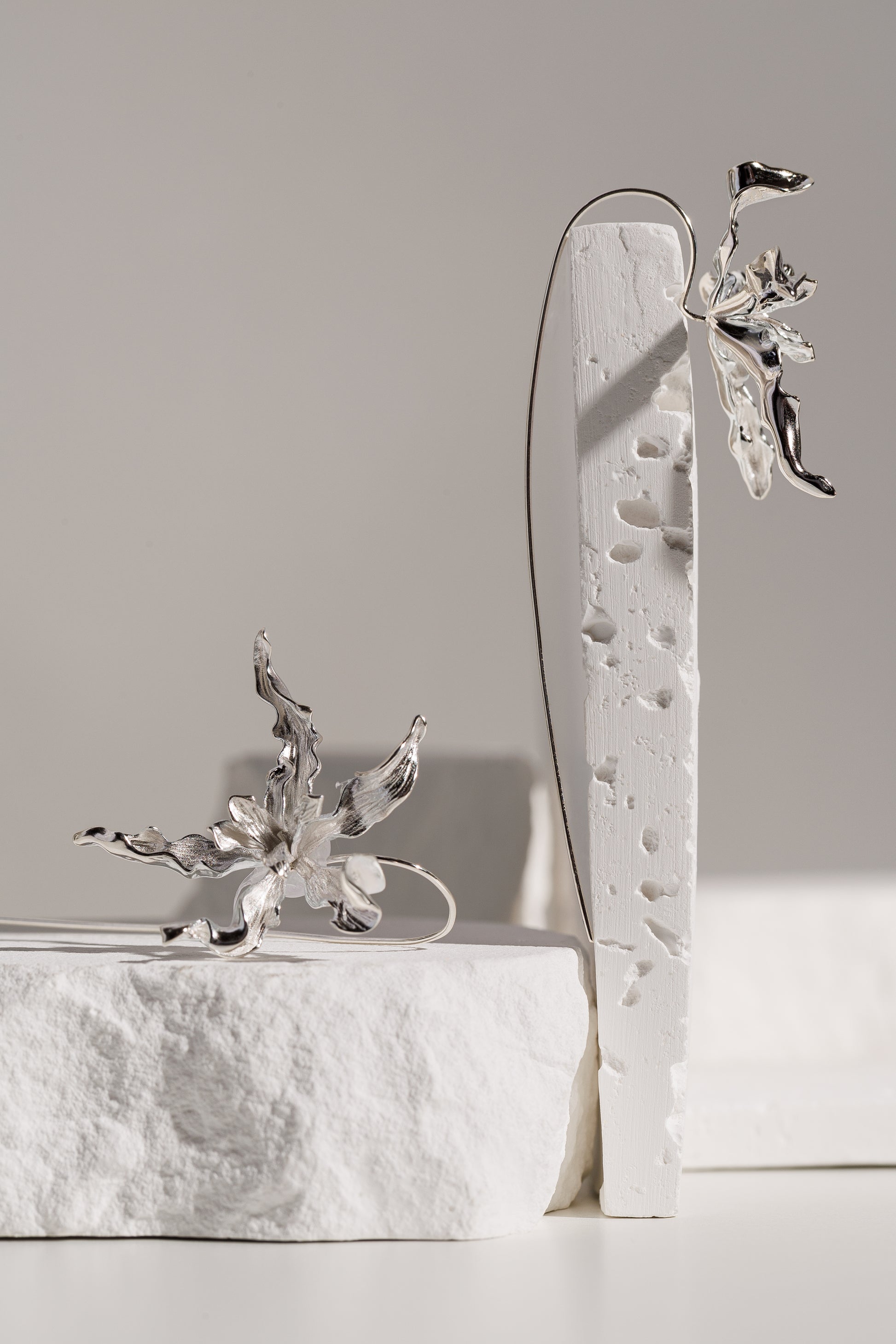 WildCore Bloom – Cercei sculpturali din argint placat cu rodiu