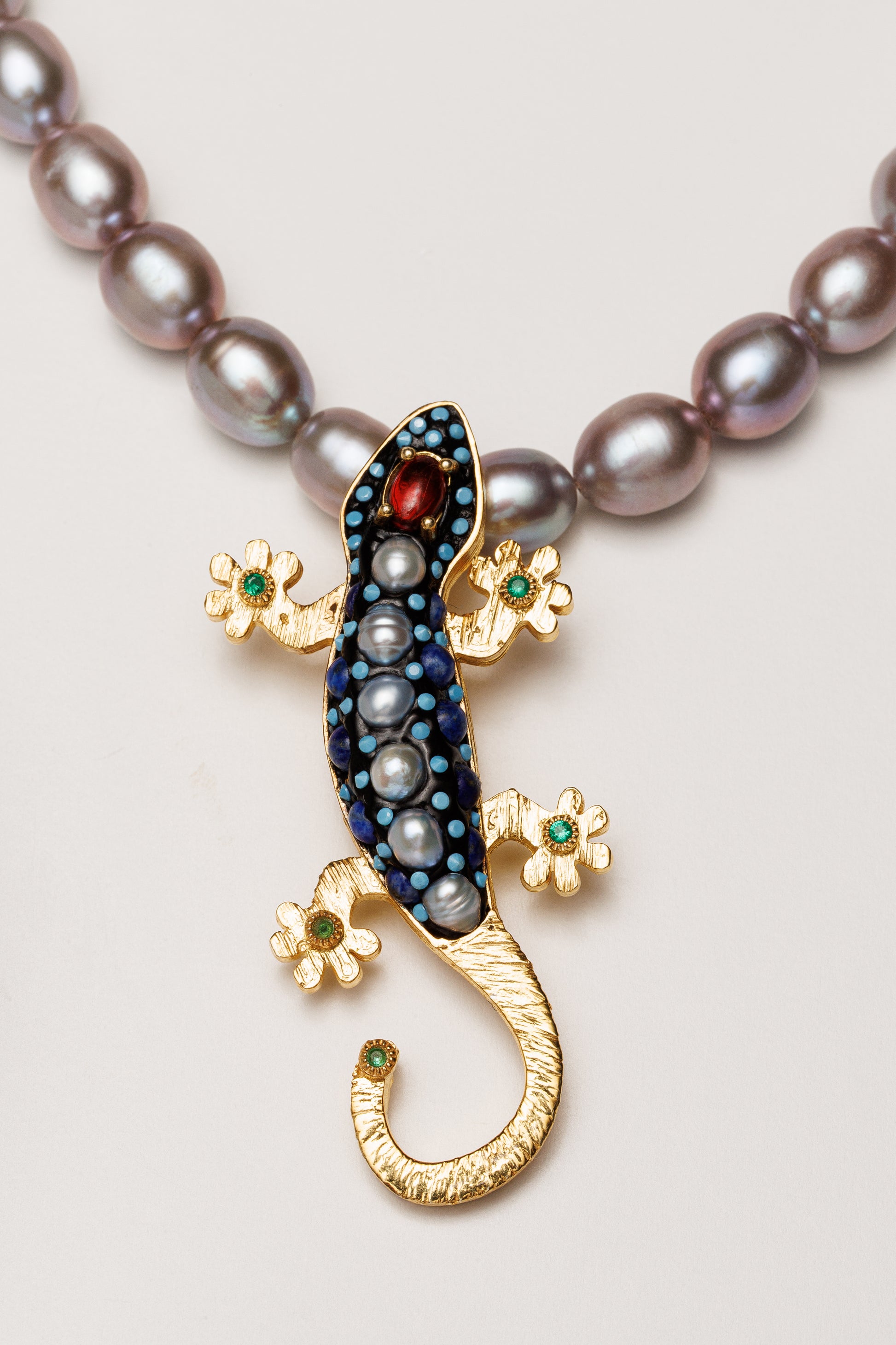 Colier perle naturale de cultura si pandantiv sculptural Mystic Lizard