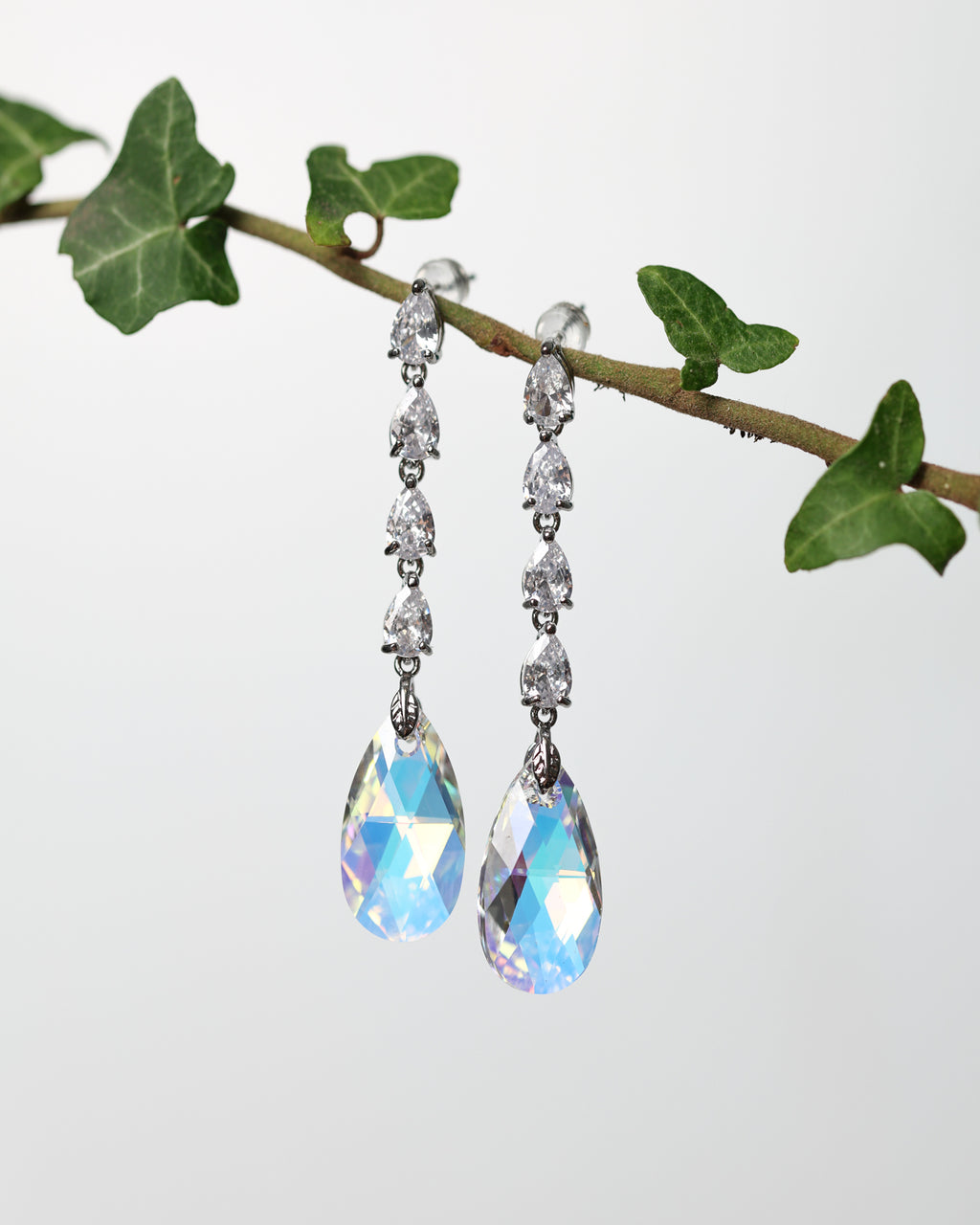 Cerceii argint si cristale fatetate cu inalta precizie optica Crystallized Arctic Tear