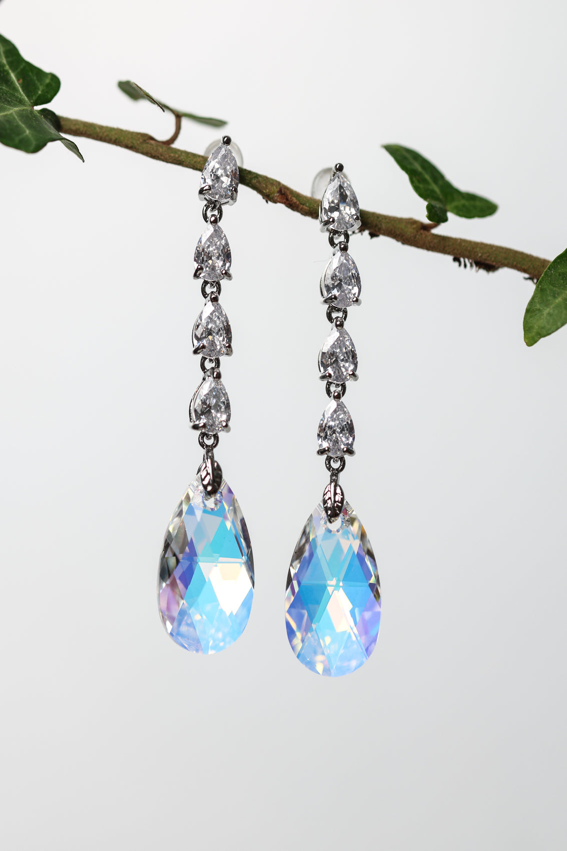 Cerceii argint si cristale fatetate cu inalta precizie optica Crystallized Arctic Tear