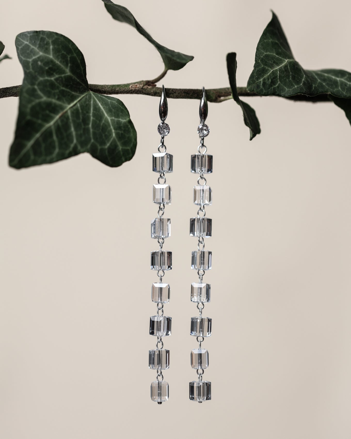 Cerceii argint si cristale fatetate Crystallized Column