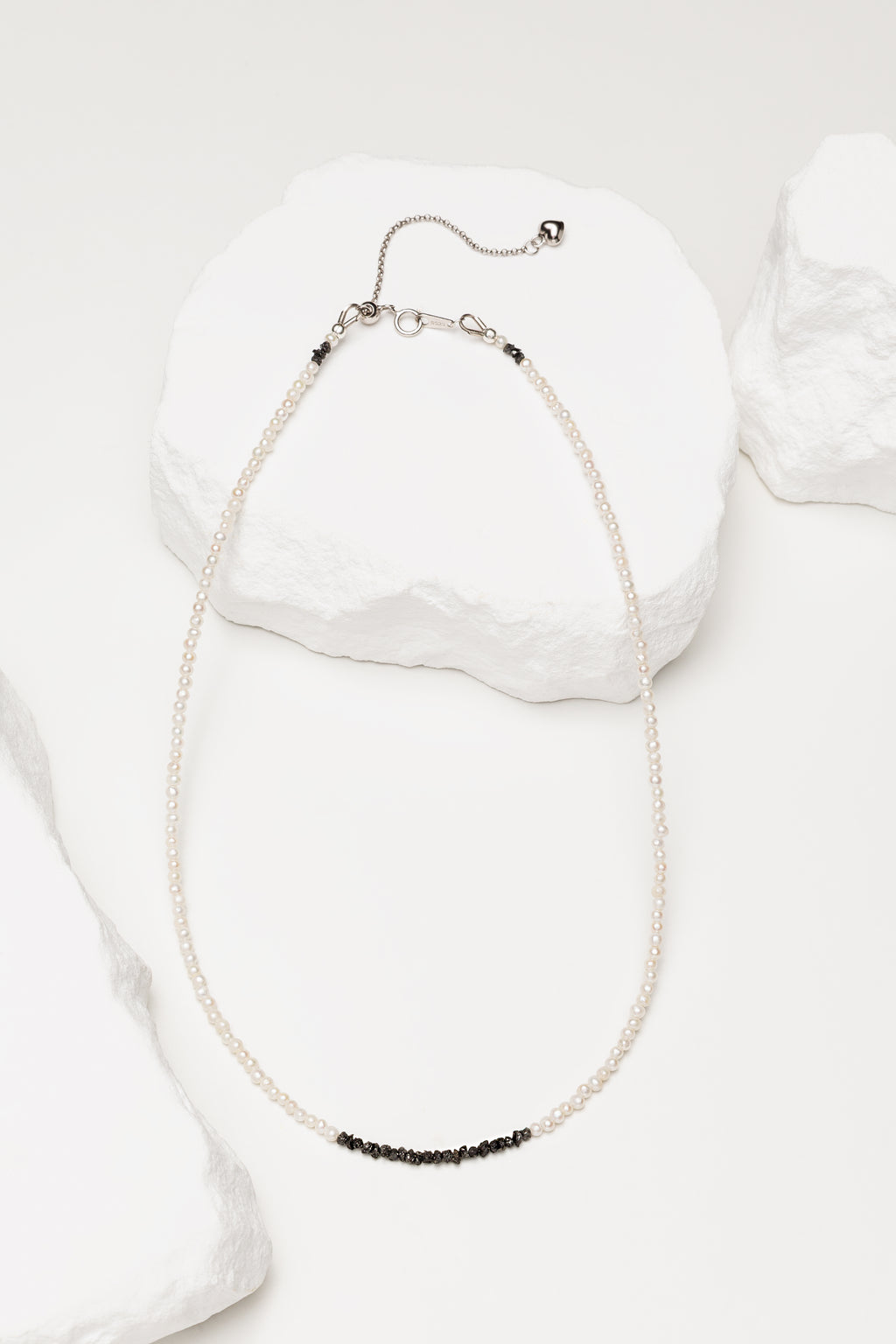 Choker Pearls & Black Diamonds
