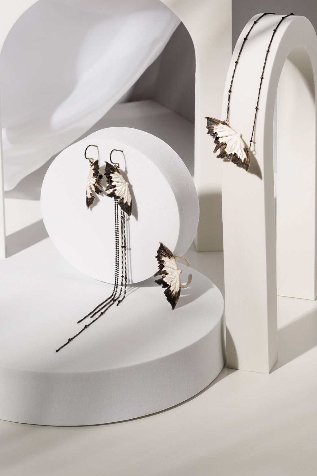 The Ashed Wings  – Inel reglabil din argint cu textura patinata