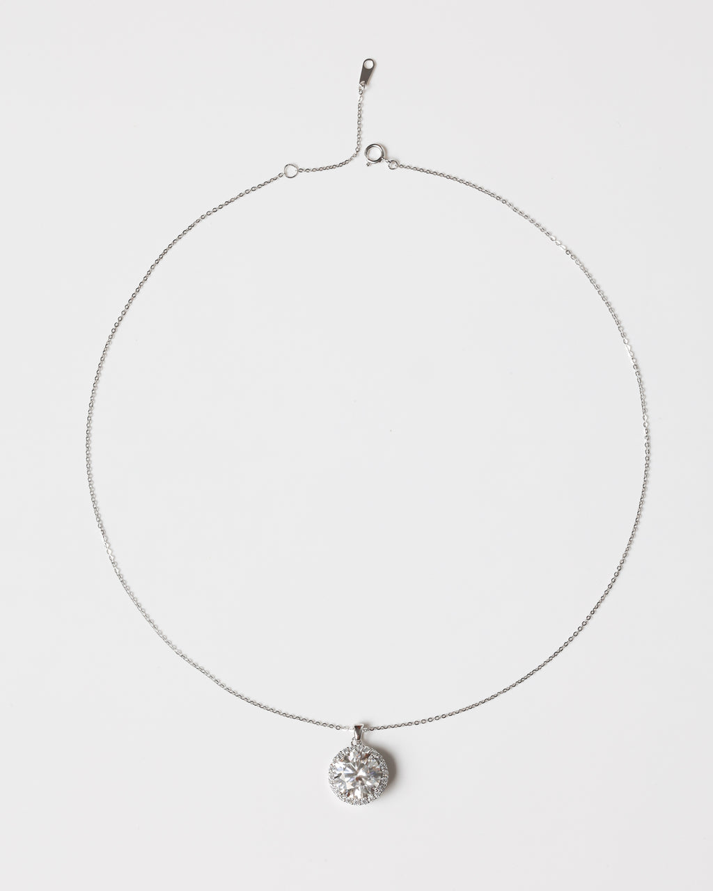 colier-argint-diamante-laborator