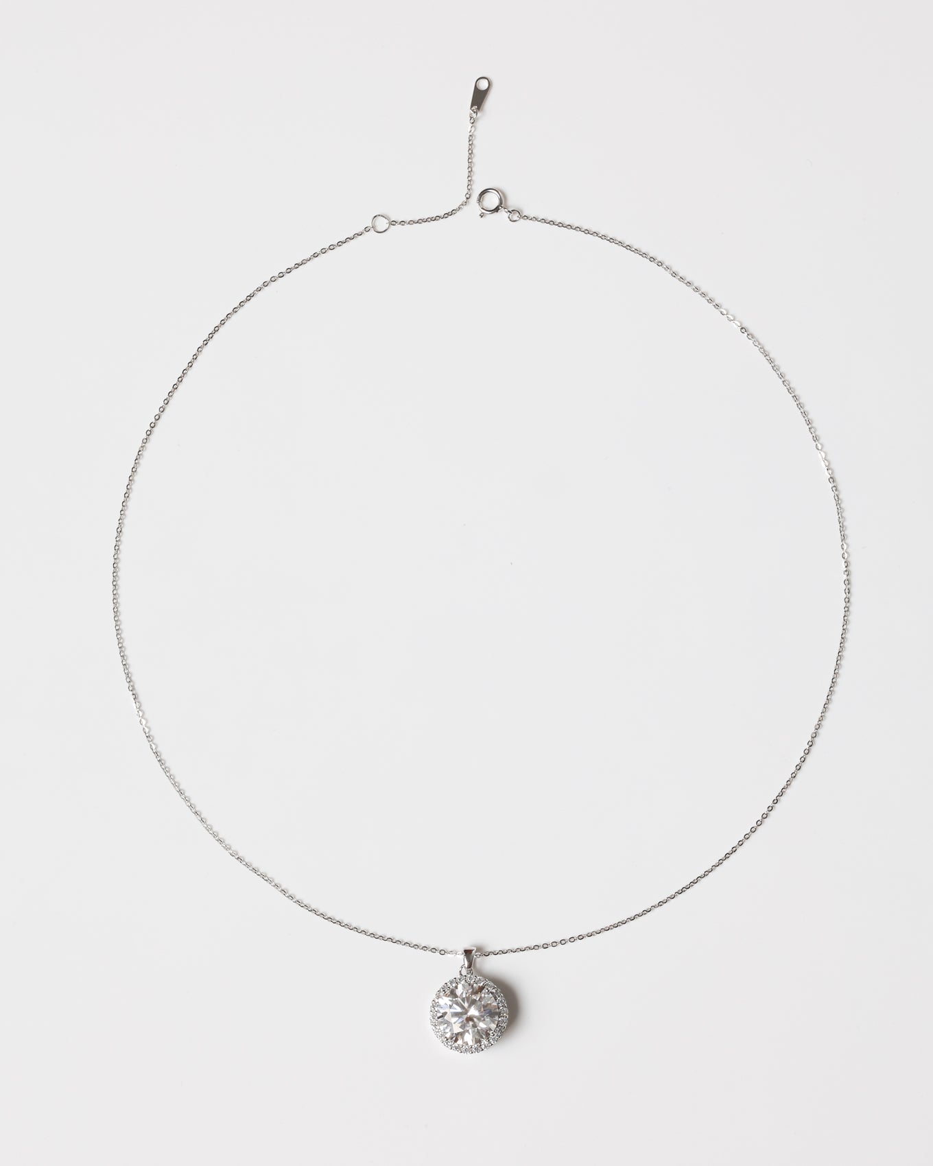 colier-argint-diamante-laborator