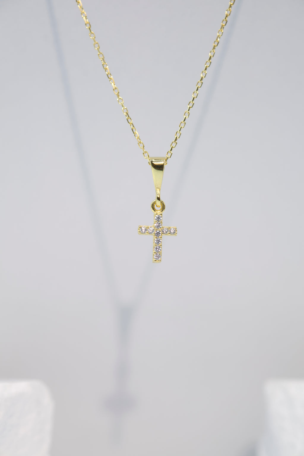 Gold Cross – Colier cu cruce din argint 925 placat cu aur și Cubic Zirconia
